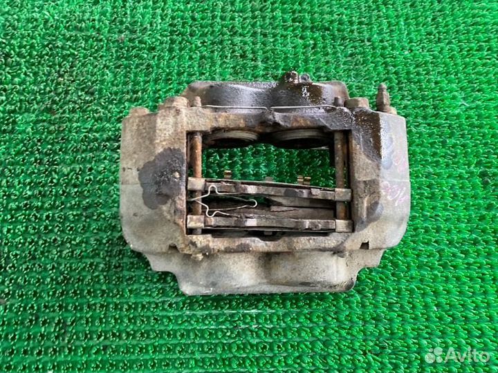 Суппорт тормозной прав. перед. Toyota Land cruiser