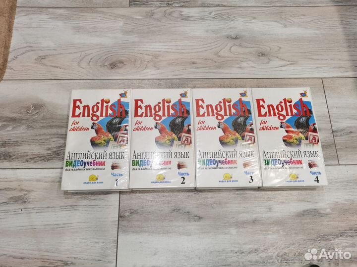 Набор видеокассет для изучения английского языка