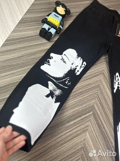 Джинсы Levis широкие