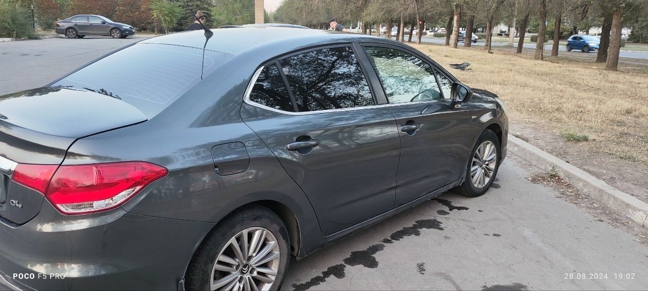 Citroen C4: фото владельца