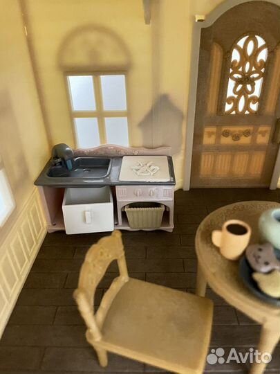 Sylvanian families домик пони с мебелью