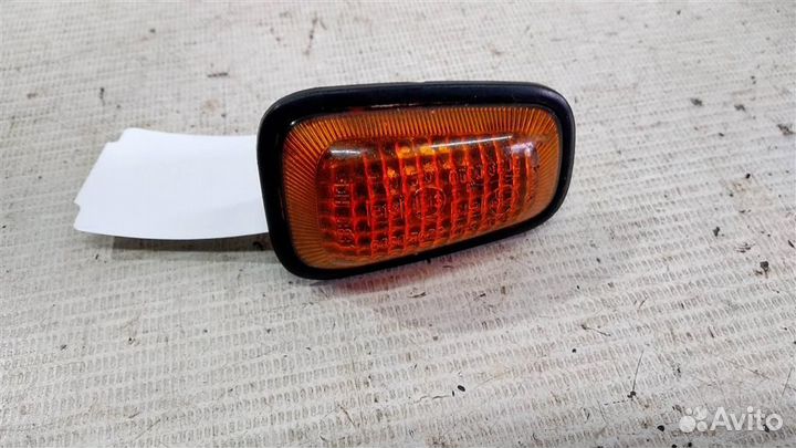 Повторитель на крыло желтый Daewoo Esperoг 90-97г