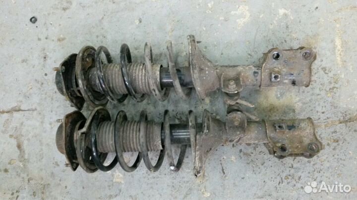 Передняя левая стойка Хундай Гетц