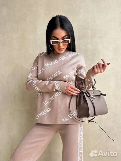 Бомбический костюм двойка в крутом исполнении