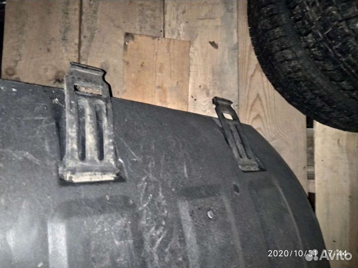 Подкрыльник