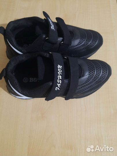 Кроссовки детские новые