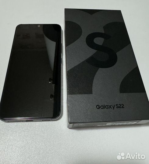 Samsung Galaxy S22, 8/256 ГБ
