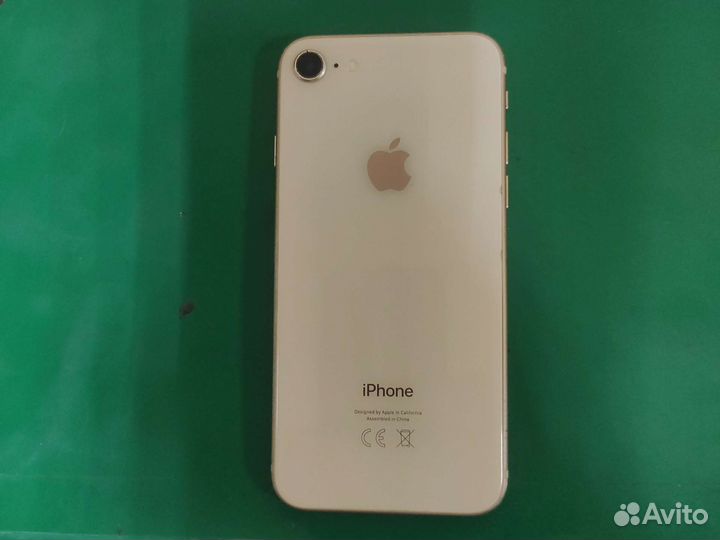 Телефон iPhone 8