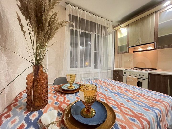 2-к. квартира, 54 м², 4/9 эт.