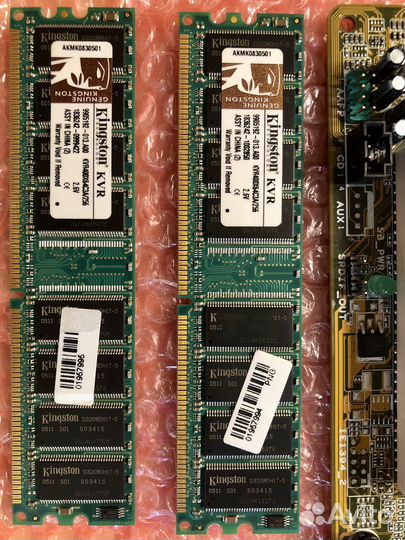 Материнская плата с процессором и памятью