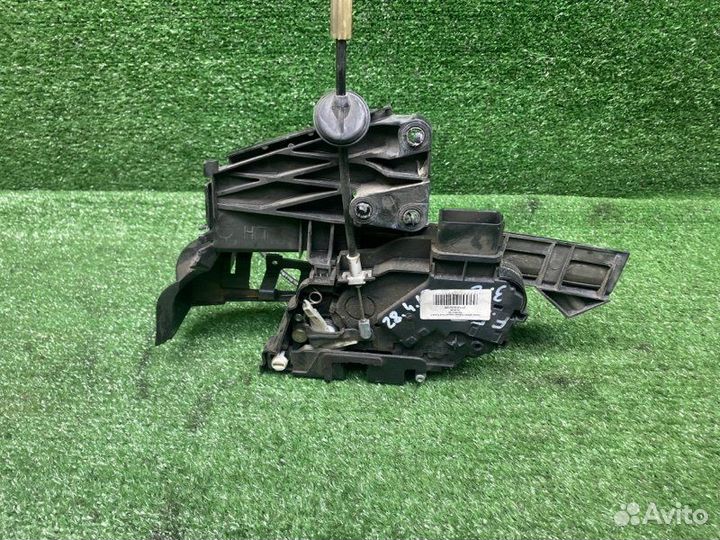 Замок двери задний левый Ford Focus 2