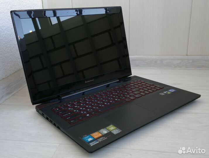 Lenovo (Core i5-4210H, nvidia GTX 860M, SSD, 12Gb)