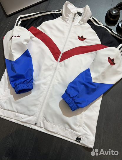 Спортивный костюм adidas мощнейший