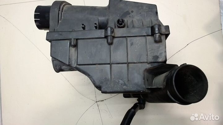 Корпус воздушного фильтра Volkswagen Golf 6, 2011