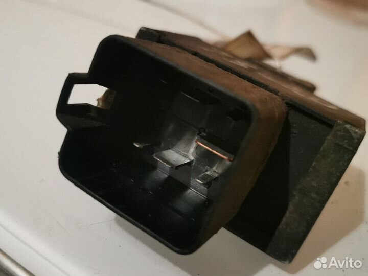 Реле свечей накала Renault