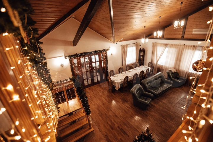 Коттедж 200 м² на участке 100 сот.