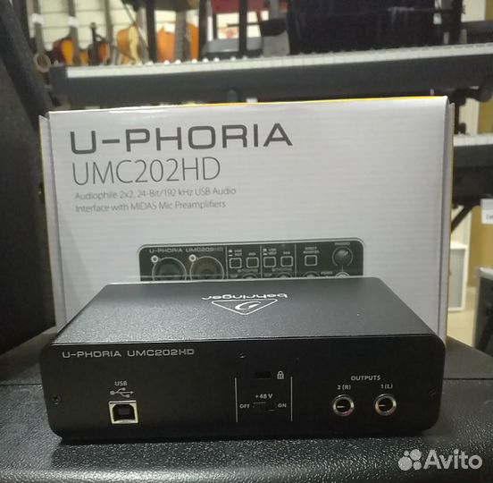 Звуковая карта behringer UMC202HD