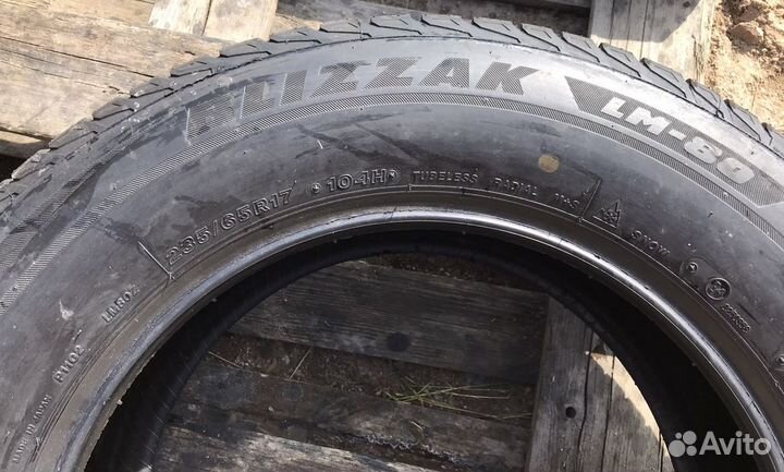 Bridgestone Blizzak LM-80 235/65 R17 104H