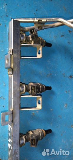 Топливная рампа в сборе Bmw E46 купе M52B25 2000