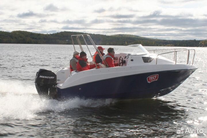 Стеклопластиковый каютный катер Виза Легант-515К