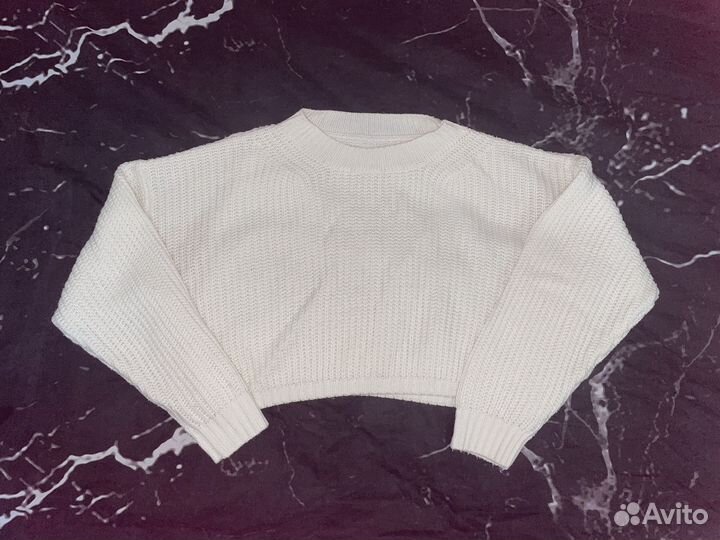 Свитер женский укороченный