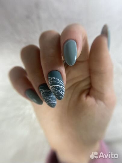 Модель на маникюр