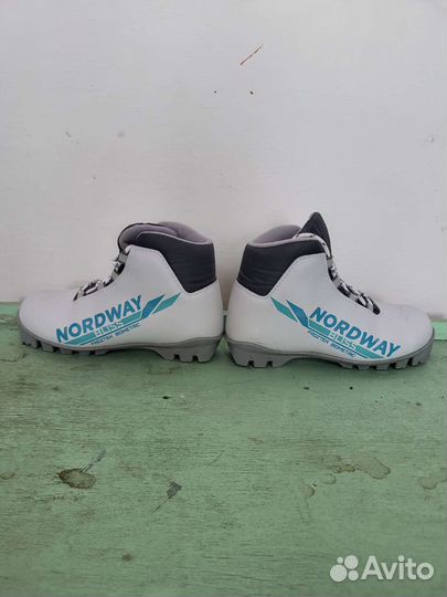 Лыжные ботинки классические