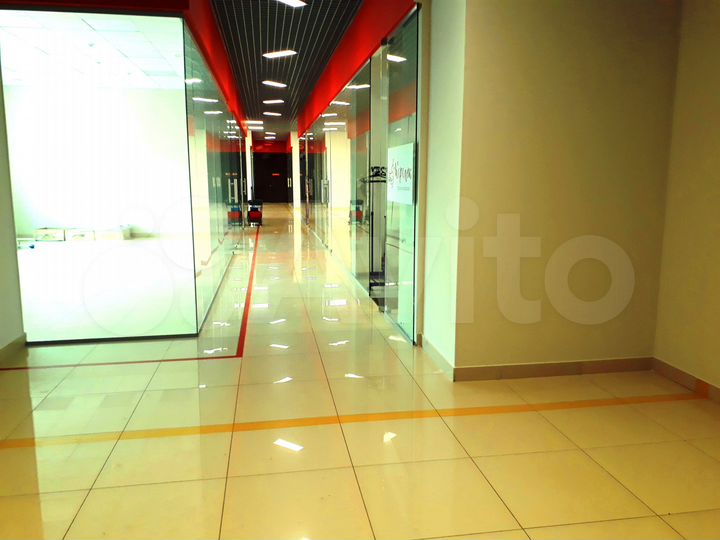 Торговое помещение, 1300 м²