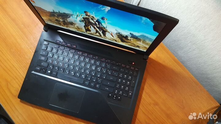 Игровой ноутбук Asus rog strix