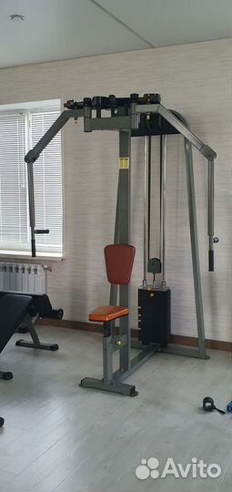Тренажёр Баттерфляй - задние дельты (стек 100кг.)