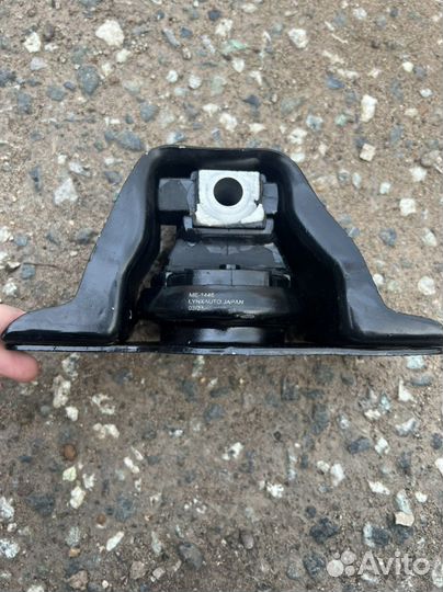 Опора двигателя правая nissan ниссан