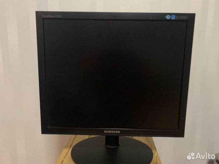 Монитор Samsung 19’’ E1920NR