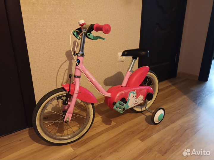 Детский велосипед btwin с дополнительными колесами