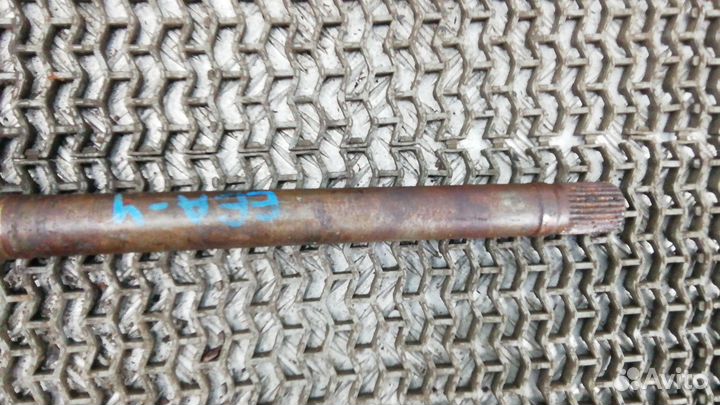 Полуось передняя правая (приводной вал, шрус)