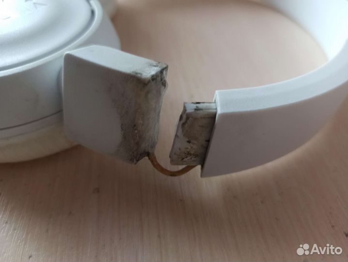 JBL. Bluetooth- наушники