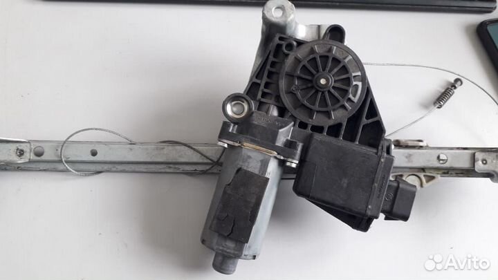 Моторчик стеклоподъемника Opel Astra