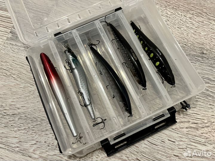 Набор воблеров с коробкой
