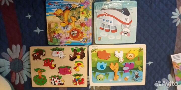 Игрушки и книжки для малышей пакетом
