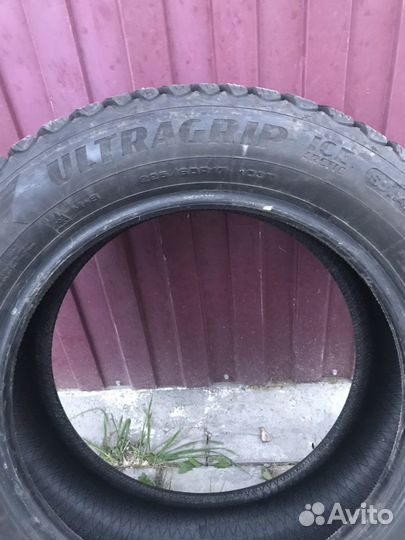 Goodyear UltraGrip Ice Arctic SUV 225/60 R17 104T