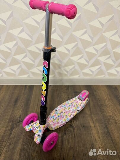 Самокат детский трехколесный новый