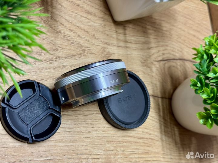 Sony e sel16f28 16 mm f/2.8