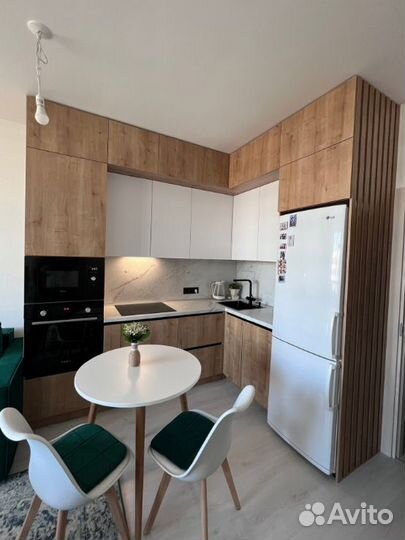 Кухня на заказ с деревянными фасадами