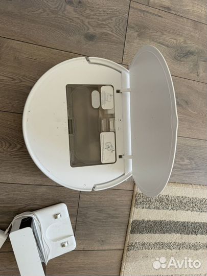 Робот-пылесос Xiaomi Mi Robot Vacuum-Mop Essential