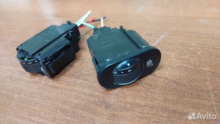 Кнопки подогрева сидений с регулировкой