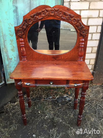 Туалетный столик