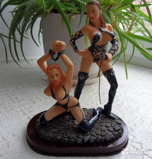Статуэтка Две девушки