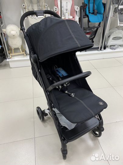 Новая коляска Cybex Beezy