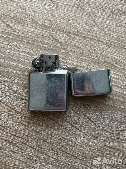 Зажигалка бензиновая
