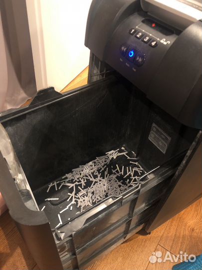 Офисный измельчитель бумаги