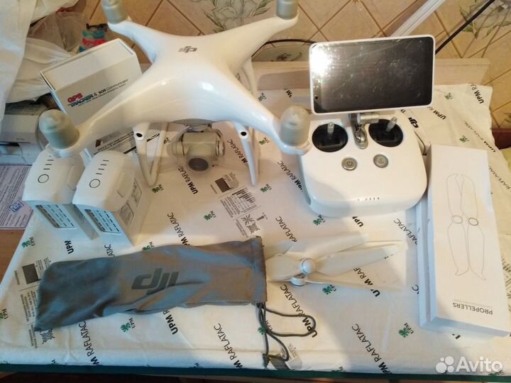 Квадрокоптер Phantom 4 Advanced